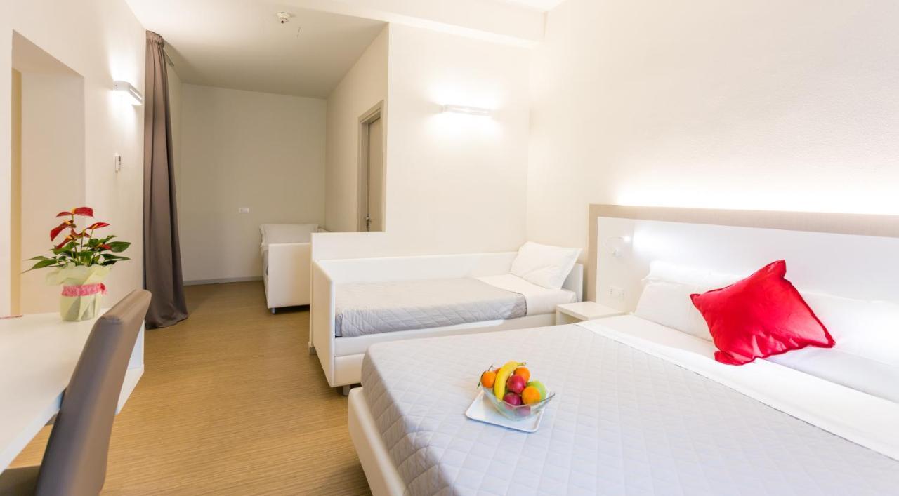 Hotel Amicizia Rimini Exterior photo
