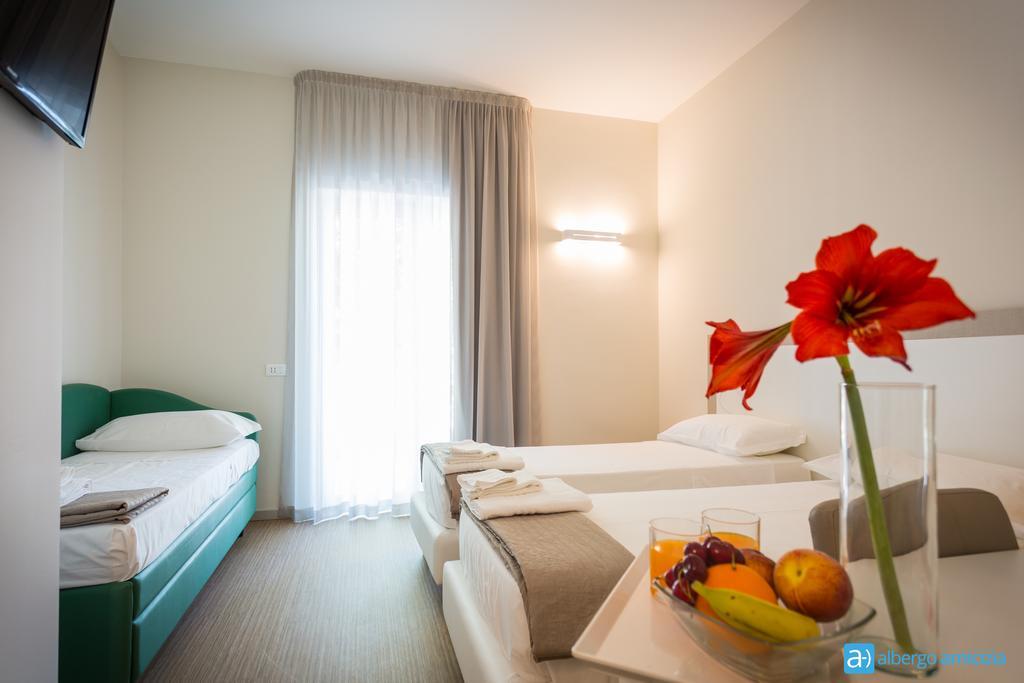 Hotel Amicizia Rimini Exterior photo