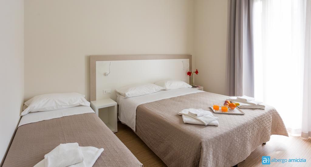 Hotel Amicizia Rimini Exterior photo